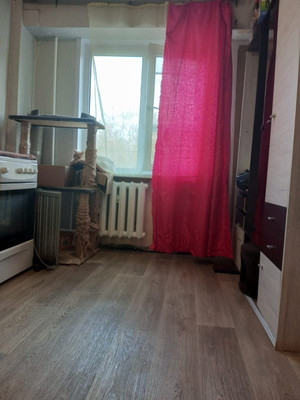 Продам многокомнатную квартиру, Береговая ул, 48, Великий Новгород г