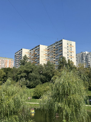 Продам трехкомнатную (3-комн.) квартиру, Кутузова ул, 3, Москва г