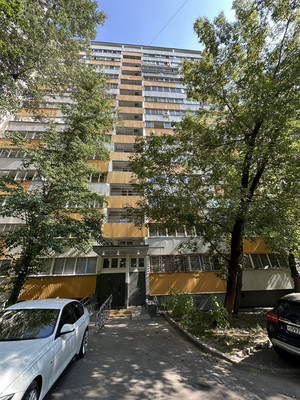 Продам трехкомнатную (3-комн.) квартиру, Кутузова ул, 3, Москва г