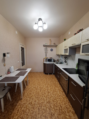 Продам трехкомнатную (3-комн.) квартиру, Московская ул, 107, Киров г