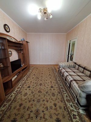 Продам трехкомнатную (3-комн.) квартиру, Московская ул, 107, Киров г