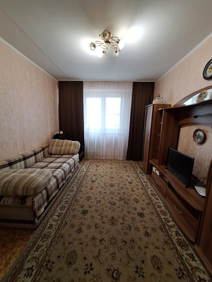 Продам трехкомнатную (3-комн.) квартиру, Московская ул, 107, Киров г