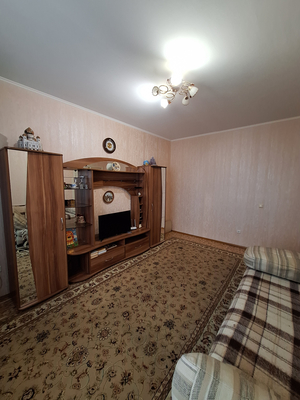 Продам трехкомнатную (3-комн.) квартиру, Московская ул, 107, Киров г