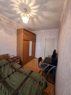 Продам трехкомнатную (3-комн.) квартиру, Московская ул, 107, Киров г