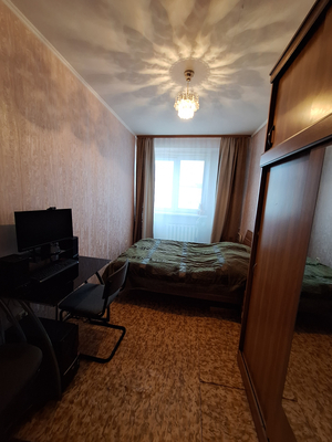 Продам трехкомнатную (3-комн.) квартиру, Московская ул, 107, Киров г