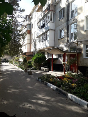 Продам двухкомнатную (2-комн.) квартиру, Крымских Партизан ул, 21, Симферополь г
