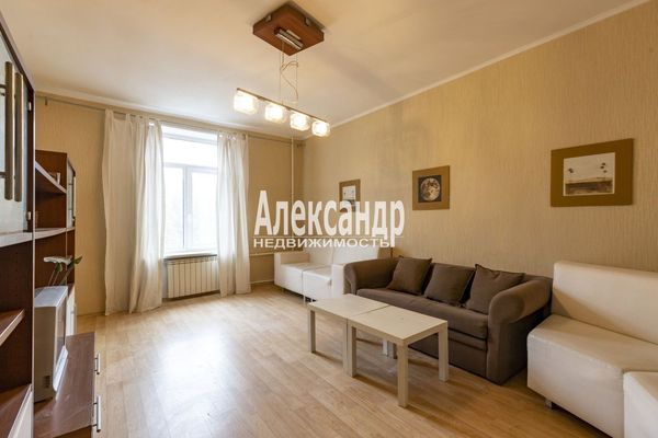 Продам трехкомнатную (3-комн.) квартиру, Среднеохтинский пр-кт, 2В/17, Санкт-Петербург г