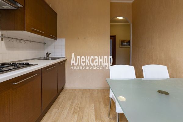 Продам трехкомнатную (3-комн.) квартиру, Среднеохтинский пр-кт, 2В/17, Санкт-Петербург г