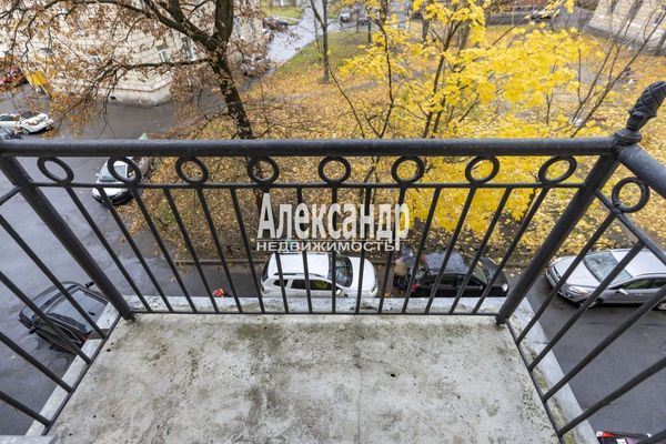 Продам трехкомнатную (3-комн.) квартиру, Среднеохтинский пр-кт, 2В/17, Санкт-Петербург г