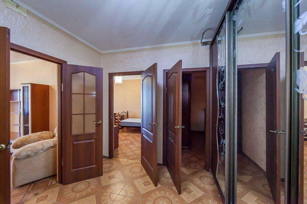 Продам трехкомнатную (3-комн.) квартиру, Балаклавская ул, 53, Симферополь г