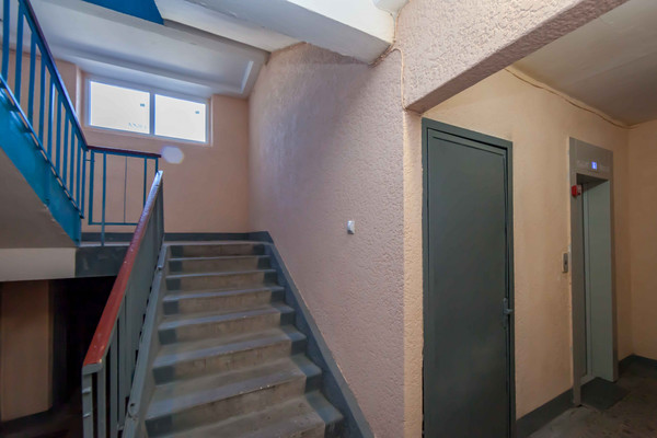 Продам трехкомнатную (3-комн.) квартиру, Балаклавская ул, 53, Симферополь г