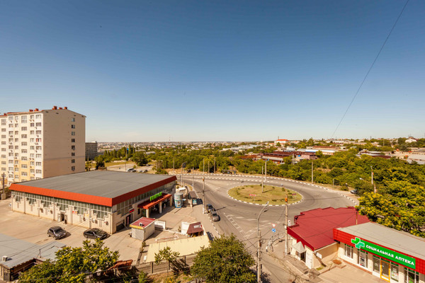 Продам трехкомнатную (3-комн.) квартиру, Балаклавская ул, 53, Симферополь г