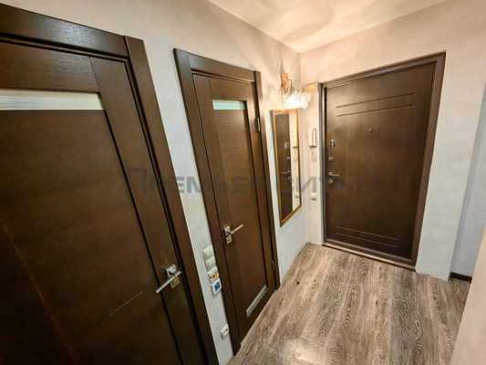 Продам двухкомнатную (2-комн.) квартиру, Первых Коммунаров ул, 12, Калуга г