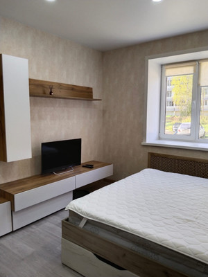 Продам двухкомнатную (2-комн.) квартиру, Школьный пер, 10, Сыктывкар г