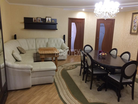 Продам трехкомнатную (3-комн.) квартиру, Ленина ул, 210, Горячий Ключ г