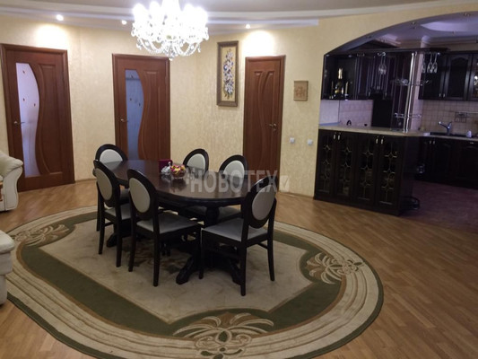 Продам трехкомнатную (3-комн.) квартиру, Ленина ул, 210, Горячий Ключ г