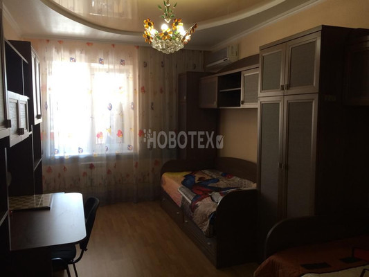 Продам трехкомнатную (3-комн.) квартиру, Ленина ул, 210, Горячий Ключ г