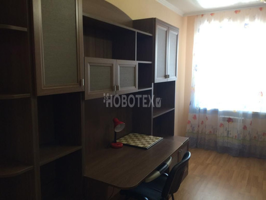 Продам трехкомнатную (3-комн.) квартиру, Ленина ул, 210, Горячий Ключ г