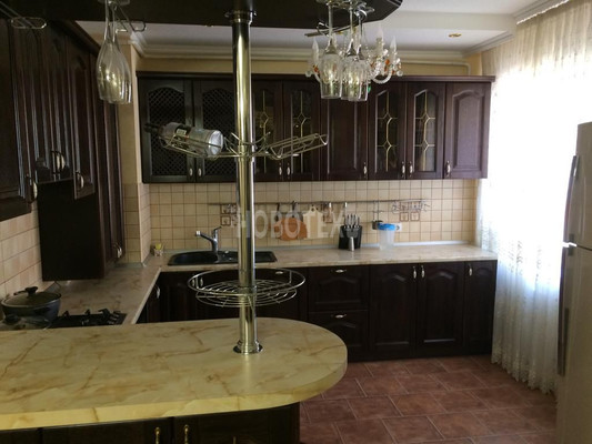 Продам трехкомнатную (3-комн.) квартиру, Ленина ул, 210, Горячий Ключ г