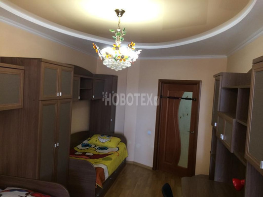 Продам трехкомнатную (3-комн.) квартиру, Ленина ул, 210, Горячий Ключ г