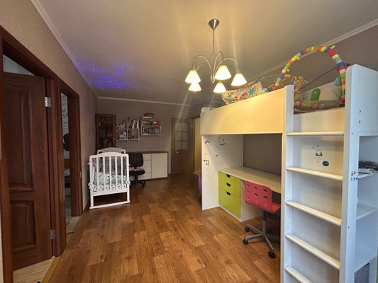 Продам многокомнатную квартиру, Дмитровская ул, 33А, Базарово д
