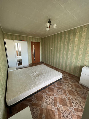 Продам трехкомнатную (3-комн.) квартиру, Дмитровская ул, 31, Базарово д