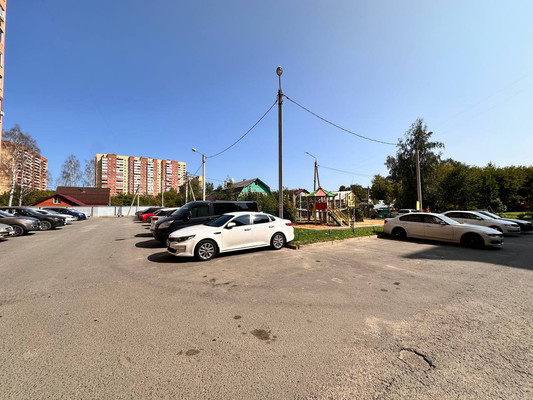 Продам двухкомнатную (2-комн.) квартиру, им Владимира Махалина мкр, 28, Дмитров г