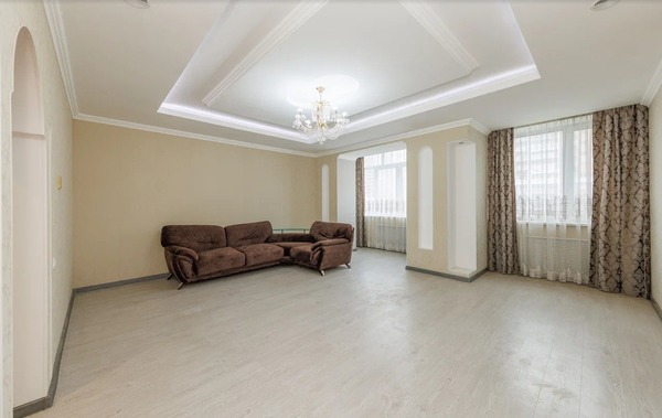 Продам трехкомнатную (3-комн.) квартиру, Костычева ул, 68к1, Брянск г