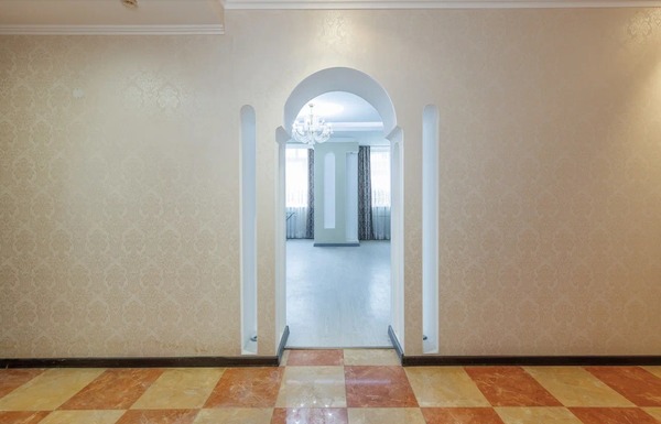 Продам трехкомнатную (3-комн.) квартиру, Костычева ул, 68к1, Брянск г