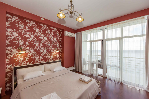 Продам гостиницу 1 955 м2, Набережная ул, 29, Алушта г