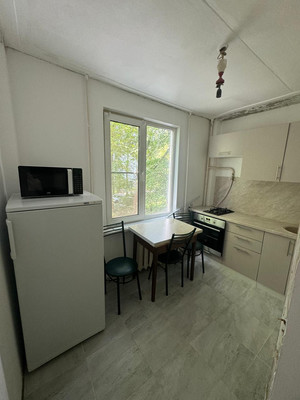Продам двухкомнатную (2-комн.) квартиру, Дмитровская ул, 14, Базарово д