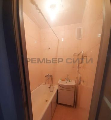 Продам трехкомнатную (3-комн.) квартиру, Чехова ул, 3, Калуга г