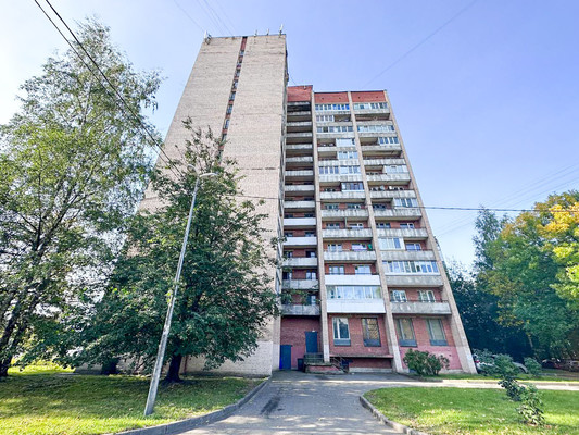 Продам комнату в 11-комн. квартире, Богатырский пр-кт, 11, Санкт-Петербург г