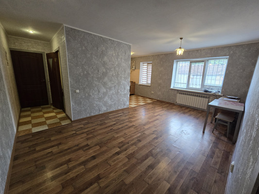 Продам двухкомнатную (2-комн.) квартиру, Ушакова ул, 4, Симферополь г