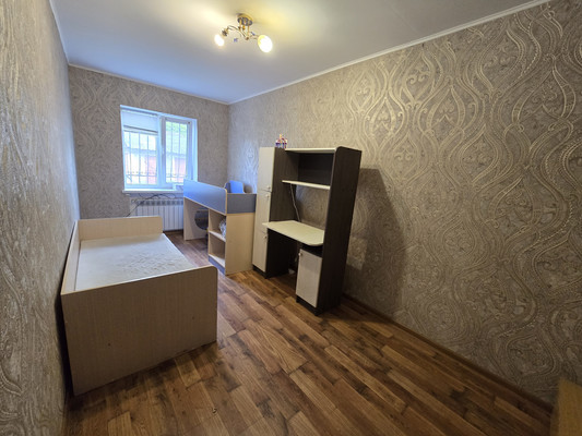 Продам двухкомнатную (2-комн.) квартиру, Ушакова ул, 4, Симферополь г