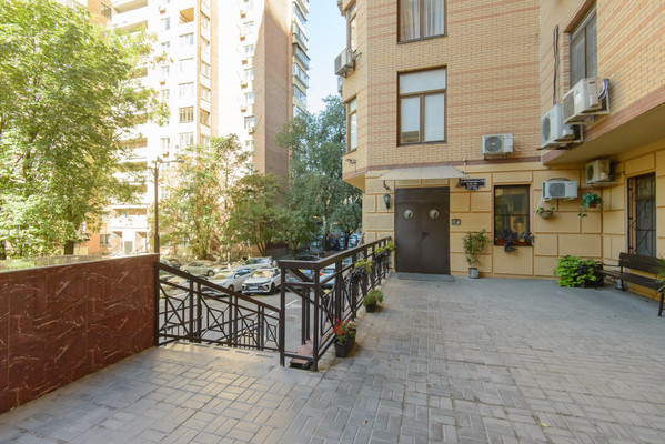 Продам трехкомнатную (3-комн.) квартиру, Максима Горького ул, 130, Ростов-на-Дону г