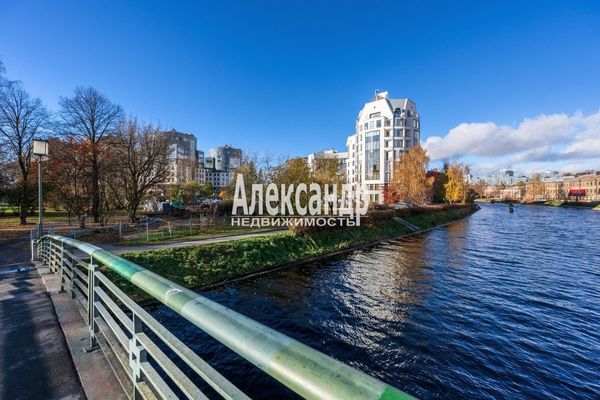 Продам двухкомнатную (2-комн.) квартиру, Петровский пр-кт, 14, Санкт-Петербург г