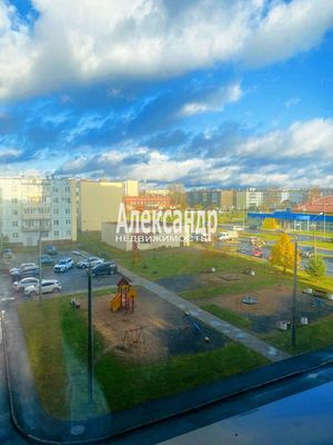 Продам многокомнатную квартиру, Нефтехимиков ул, 24А, Кириши г