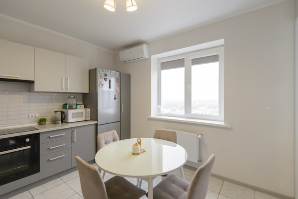 Продам двухкомнатную (2-комн.) квартиру, Горсоветская ул, 49/1, Ростов-на-Дону г