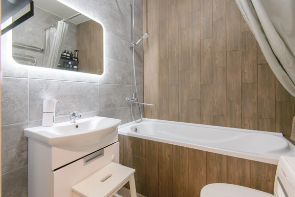 Продам двухкомнатную (2-комн.) квартиру, Горсоветская ул, 49/1, Ростов-на-Дону г