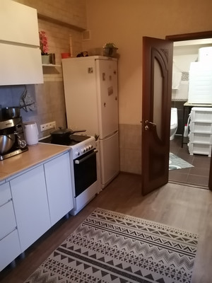 Продам трехкомнатную (3-комн.) квартиру, Майора Жукова ул, 21, Витязево с