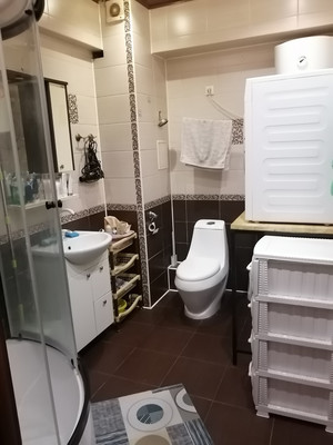 Продам трехкомнатную (3-комн.) квартиру, Майора Жукова ул, 21, Витязево с