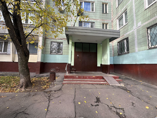 Продам двухкомнатную (2-комн.) квартиру, Лескова ул, 17, Москва г