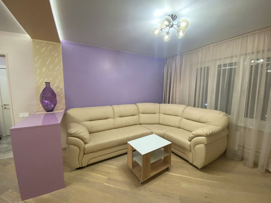 Продам трехкомнатную (3-комн.) квартиру, Заречная ул, 1а, Мебельной Фабрики п