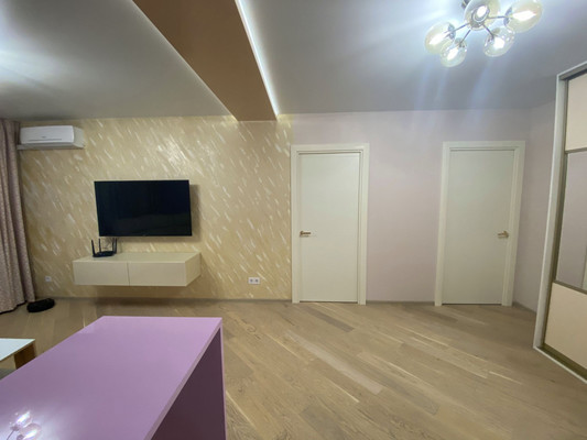 Продам трехкомнатную (3-комн.) квартиру, Заречная ул, 1а, Мебельной Фабрики п