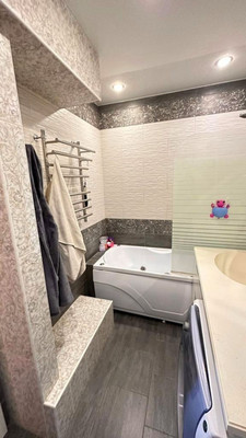 Продам трехкомнатную (3-комн.) квартиру, Заречная ул, 1а, Мебельной Фабрики п