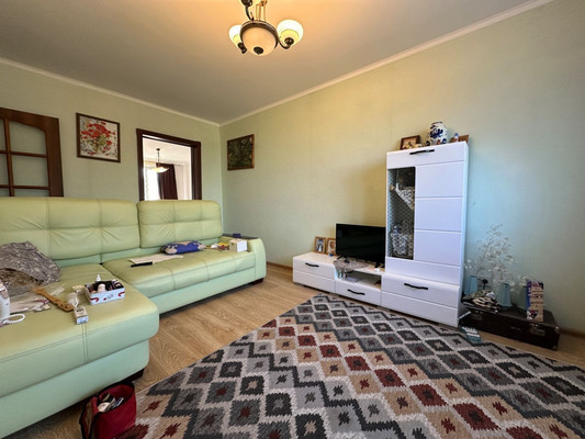 Продам трехкомнатную (3-комн.) квартиру, им Константина Аверьянова мкр, 18, Дмитров г