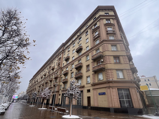 Продам трехкомнатную (3-комн.) квартиру, Смоленский б-р, 22/14, Москва г