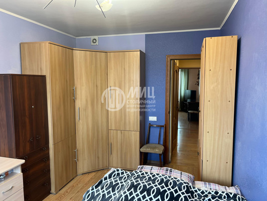 Продам трехкомнатную (3-комн.) квартиру, Белая ул, 29а, Андреевка рп