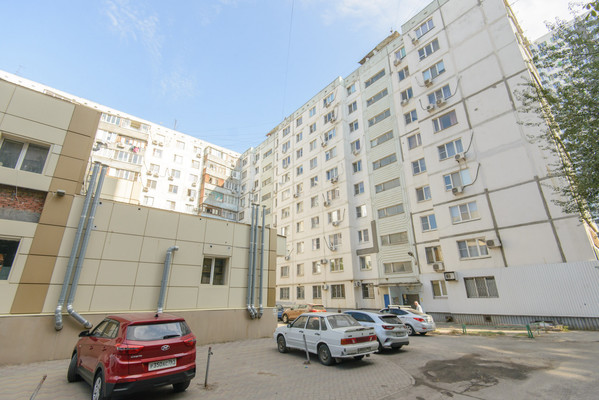 Продам трехкомнатную (3-комн.) квартиру, Жмайлова ул, 23/1, Ростов-на-Дону г